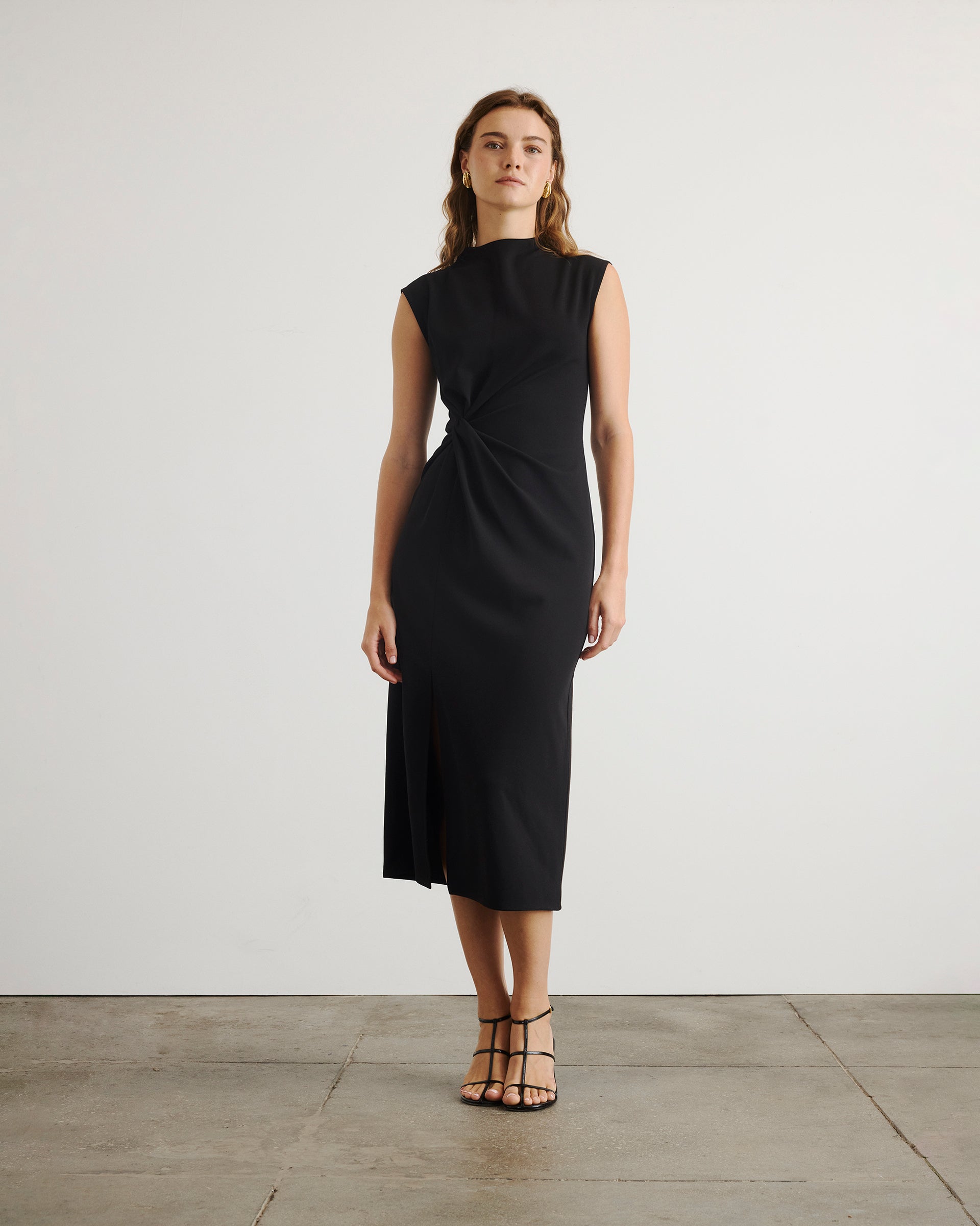 robinella-dress-black-sleeveless-workwear-midi