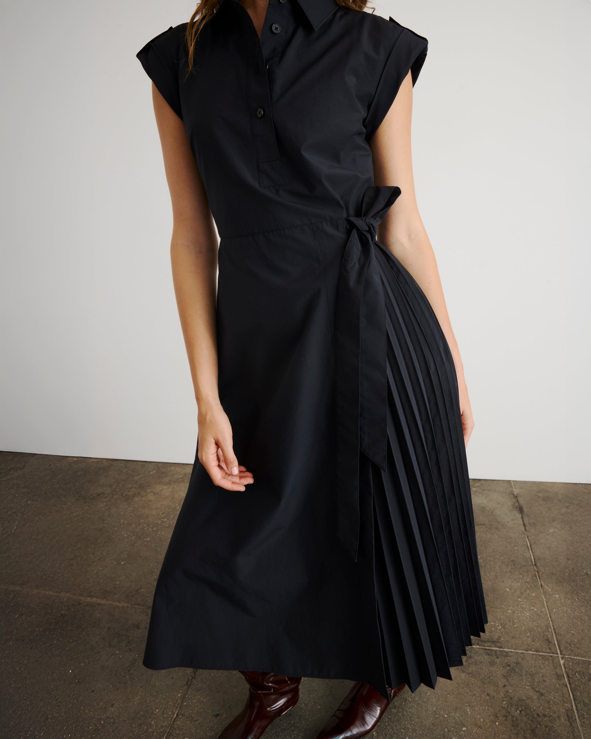 shivonley-dress-sleeveless-collared-cotton-poplin-midi